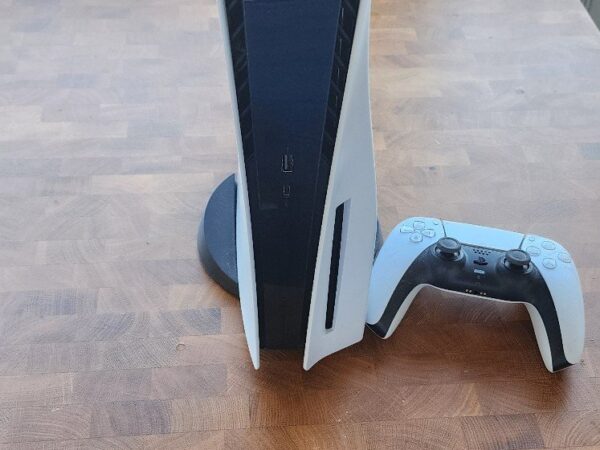 Playstation 5 original with disc drive 3Q17